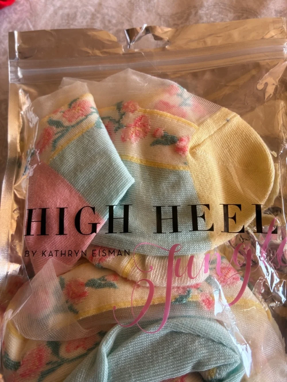NWT HIGH HEEL JUNGLE Dream Sheer Crew Socks One Size